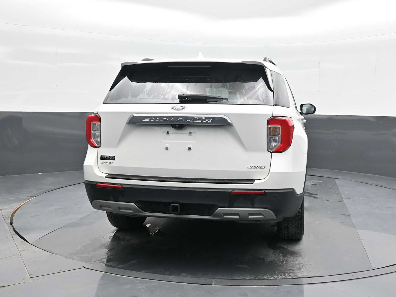 Used 2023 Ford Explorer XLT w/ Equipment Group 202A image 8