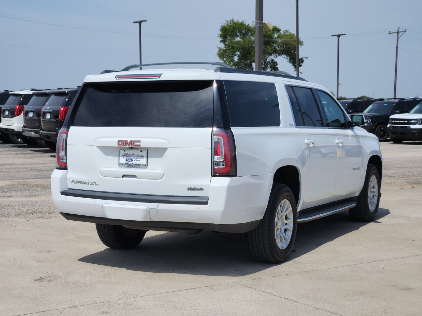Used 2019 GMC Yukon XL SLT w/ Open Road Package AWD/4WD image 5