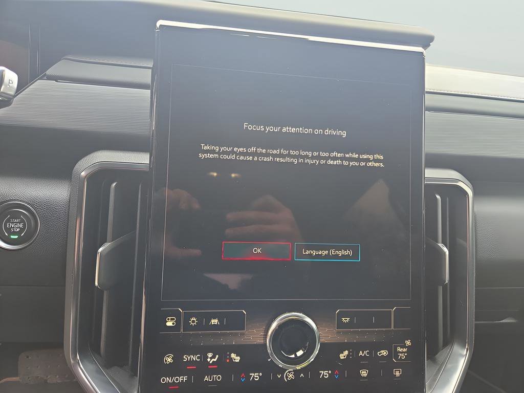 Used 2025 GMC Acadia AT4 image 35