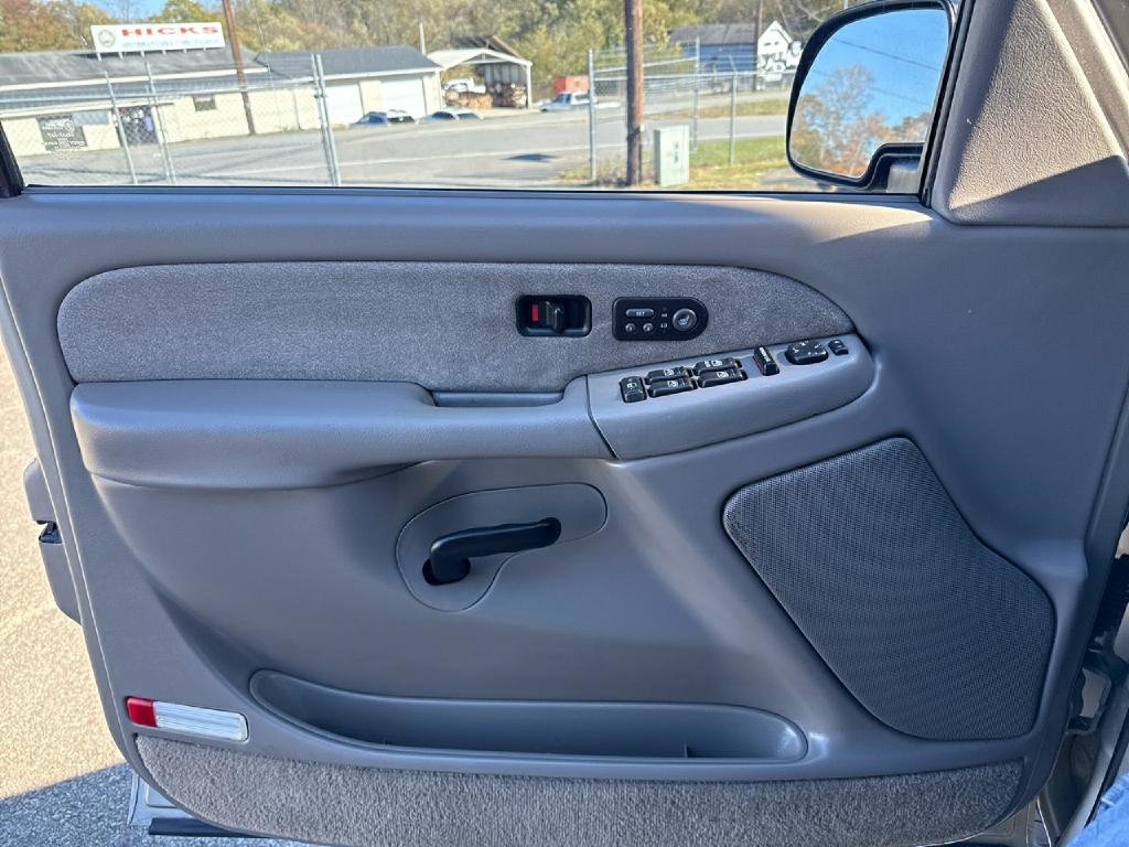 Used 2002 Chevrolet Silverado 2500 LT w/ Off-Road Skid Plate Pkg image 14