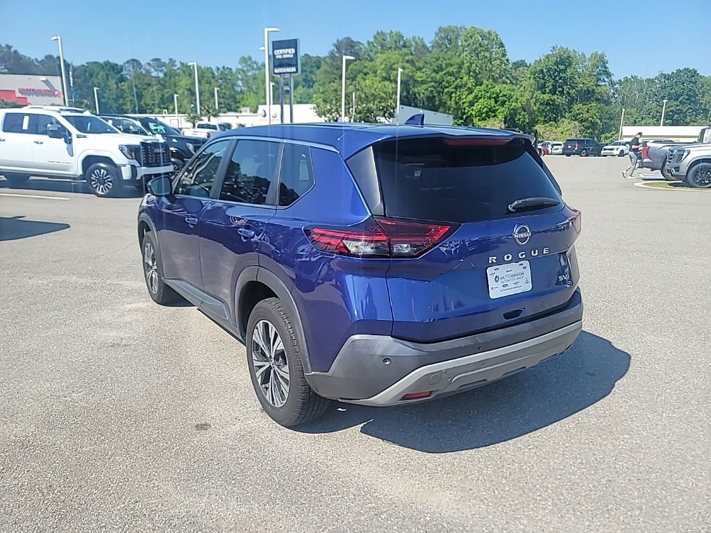 Used 2022 Nissan Rogue SV image 4
