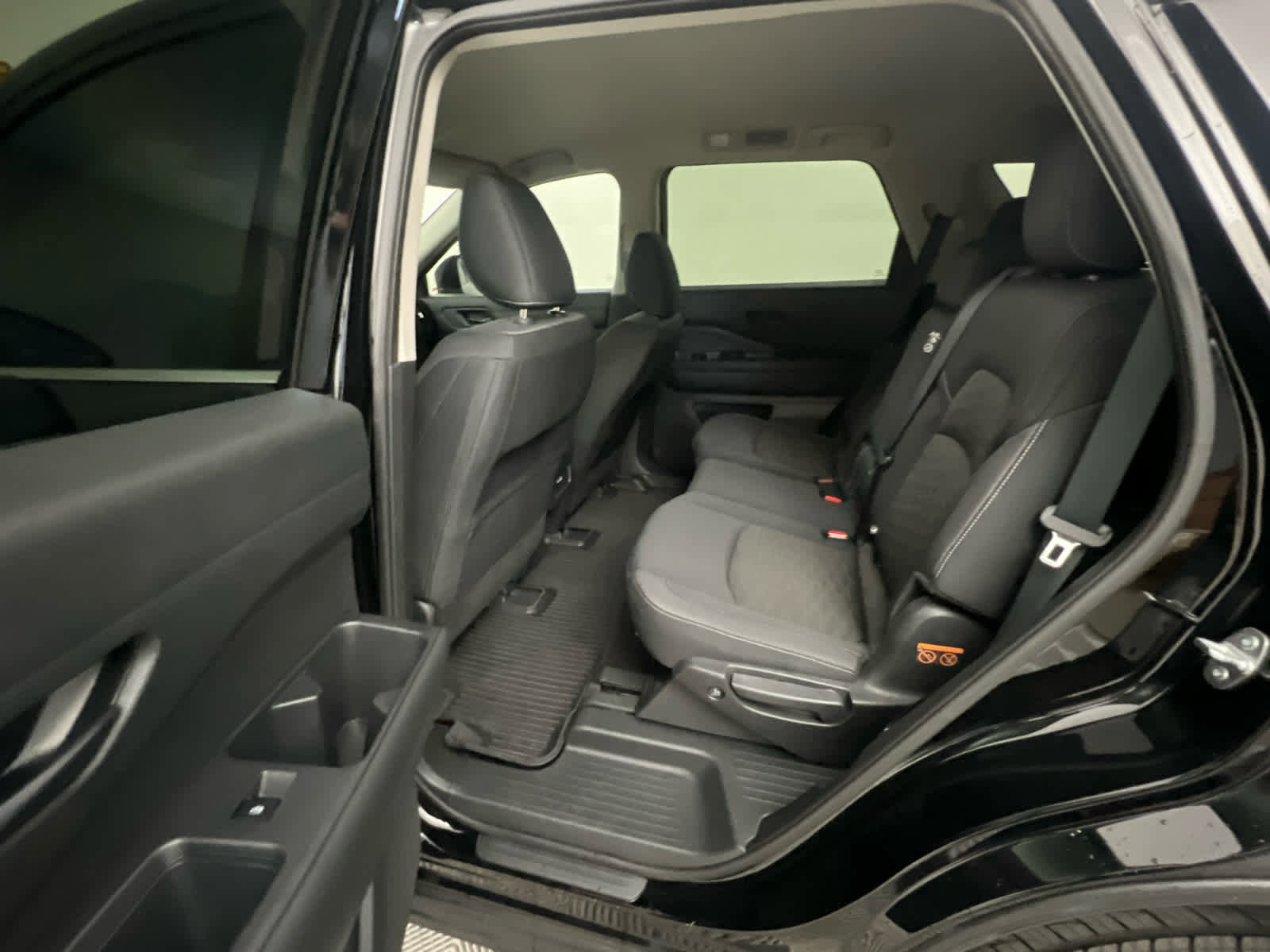 Used 2023 Nissan Pathfinder SV FWD image 14