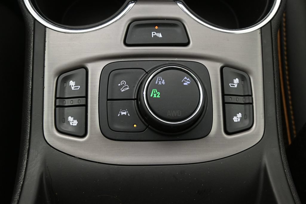 Used 2023 GMC Terrain AT4 w/ Tech Package AWD/4WD image 33