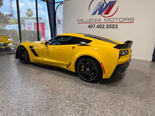 Used 2018 Chevrolet Corvette Z06 RWD image 2