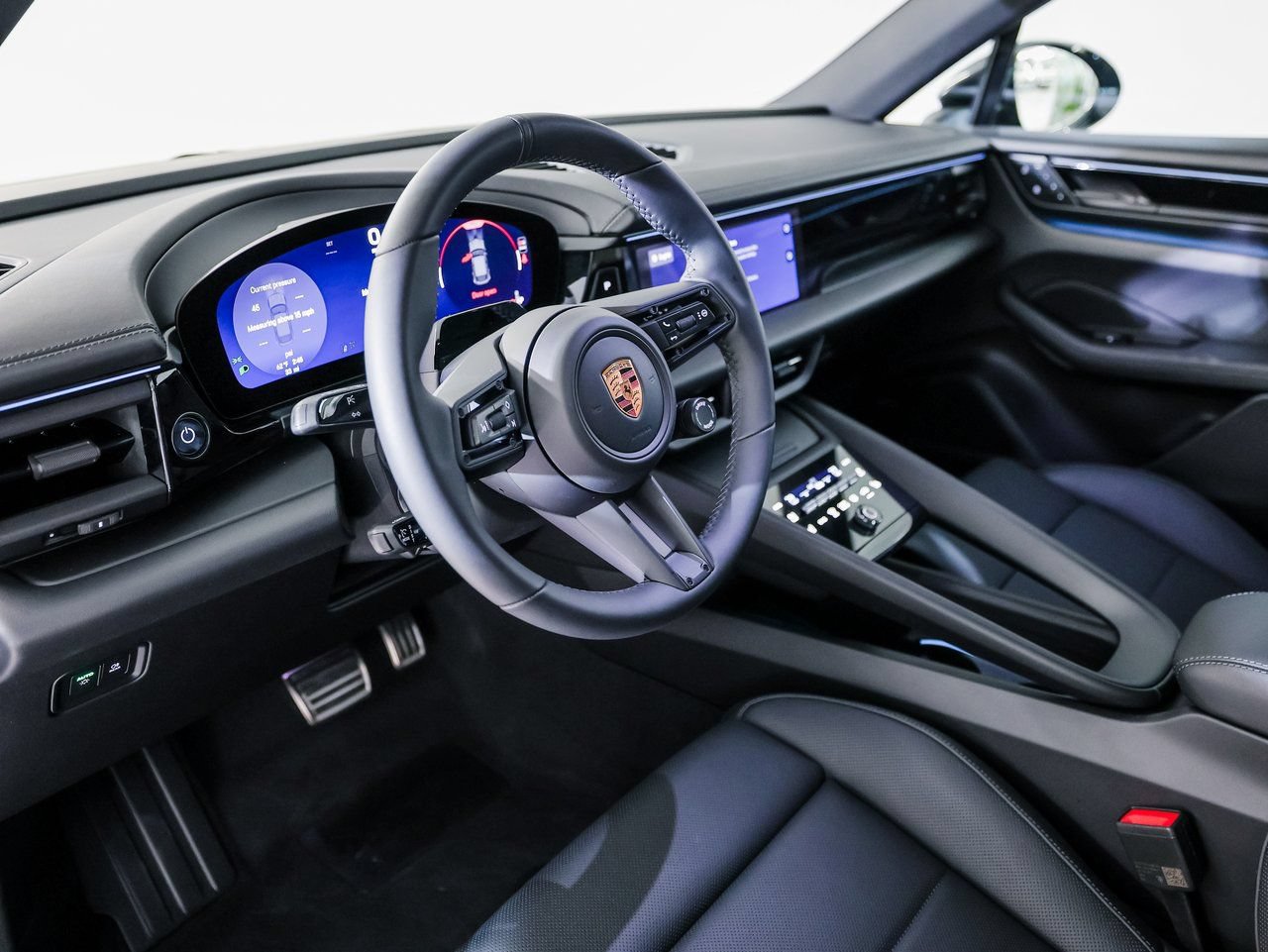 New 2026 Porsche Macan Electric RWD image 4