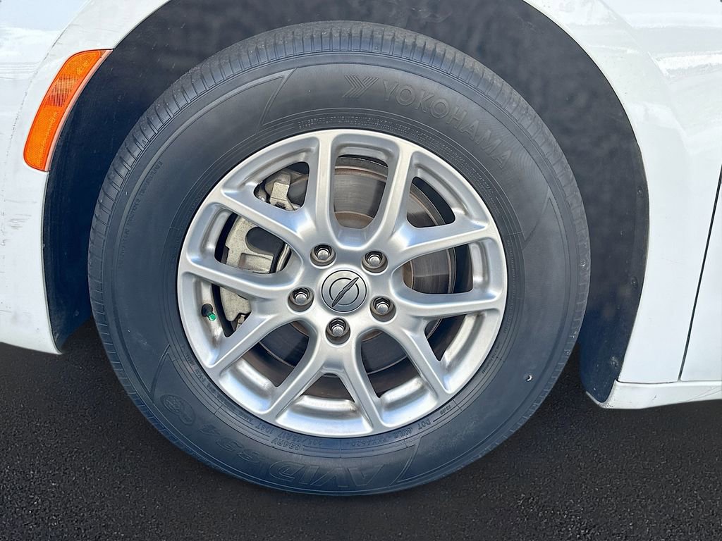 Used 2021 Chrysler Pacifica Touring-L image 32