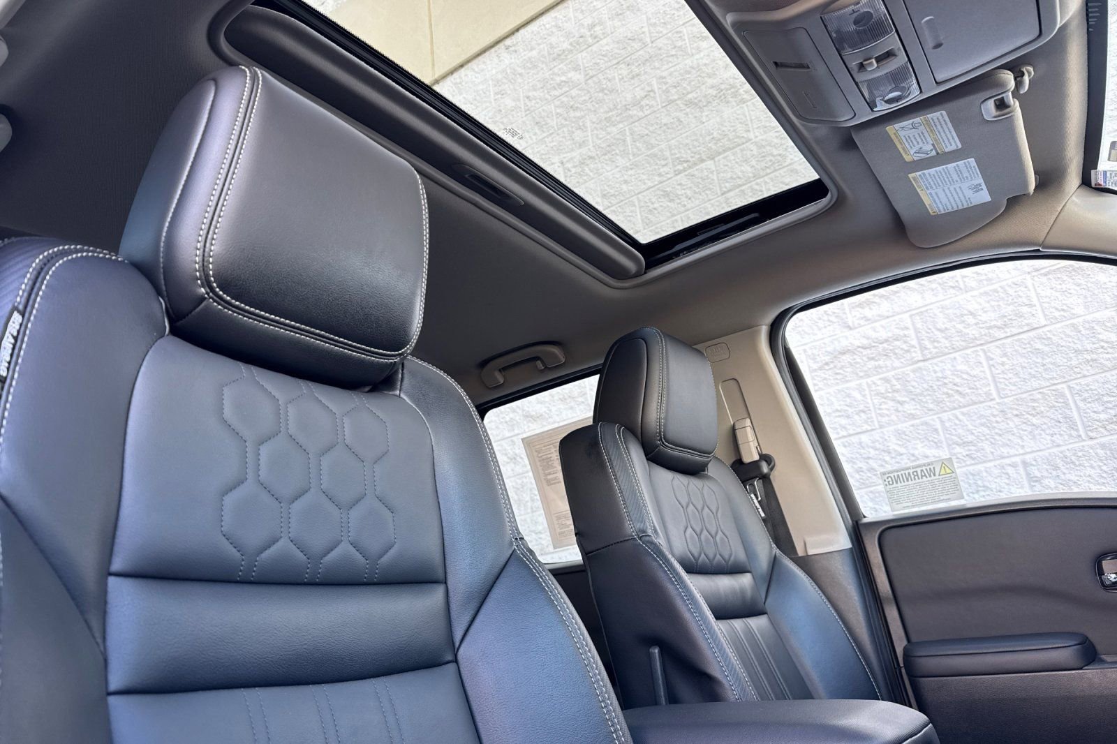 Used 2024 Nissan Frontier SL w/ Technology Package image 18