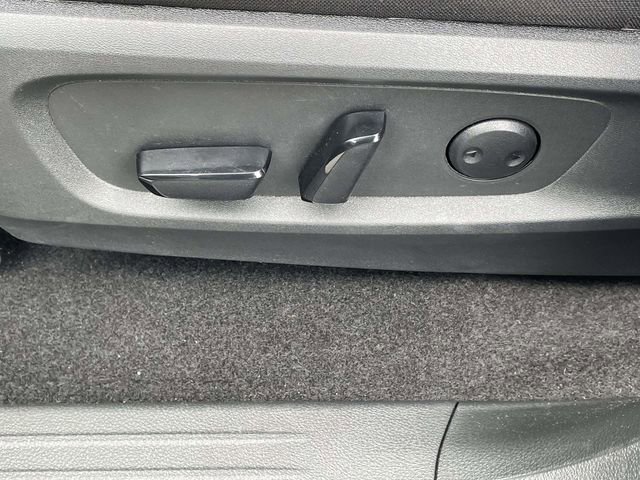 Used 2025 Nissan Pathfinder SV image 13