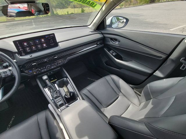 Used 2024 Honda Accord Touring image 3