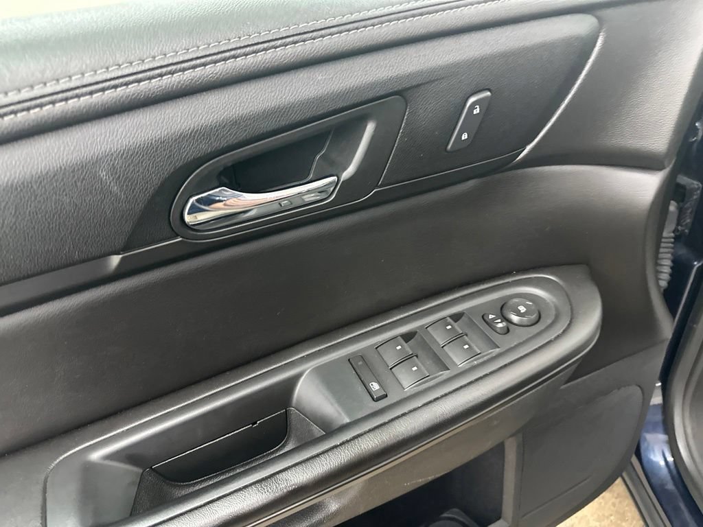 Used 2015 Chevrolet Traverse LT w/ Style and Technology Package FWD image 36