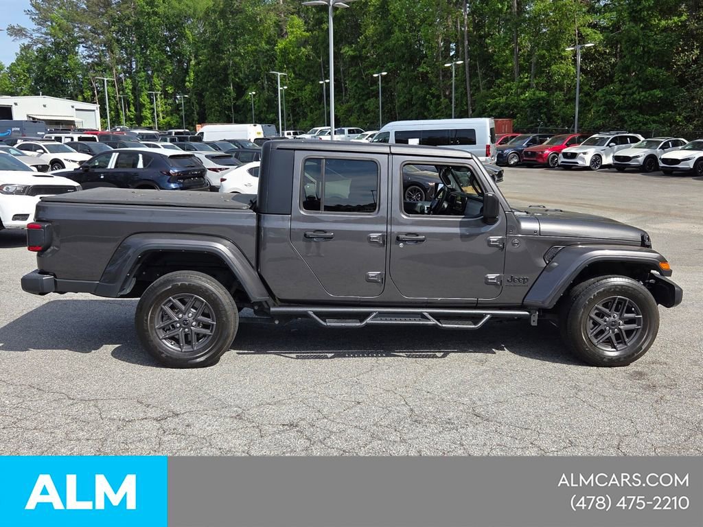 Used 2024 Jeep Gladiator Sport AWD/4WD image 17