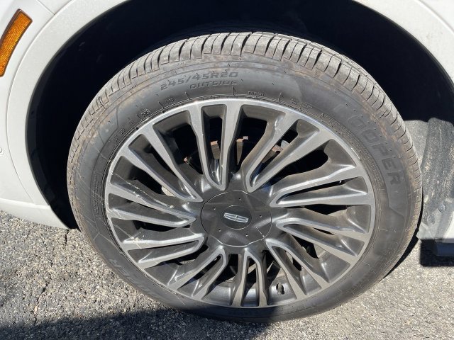 Used 2020 Lincoln Corsair Reserve w/ Equipment Group 201A AWD/4WD image 2