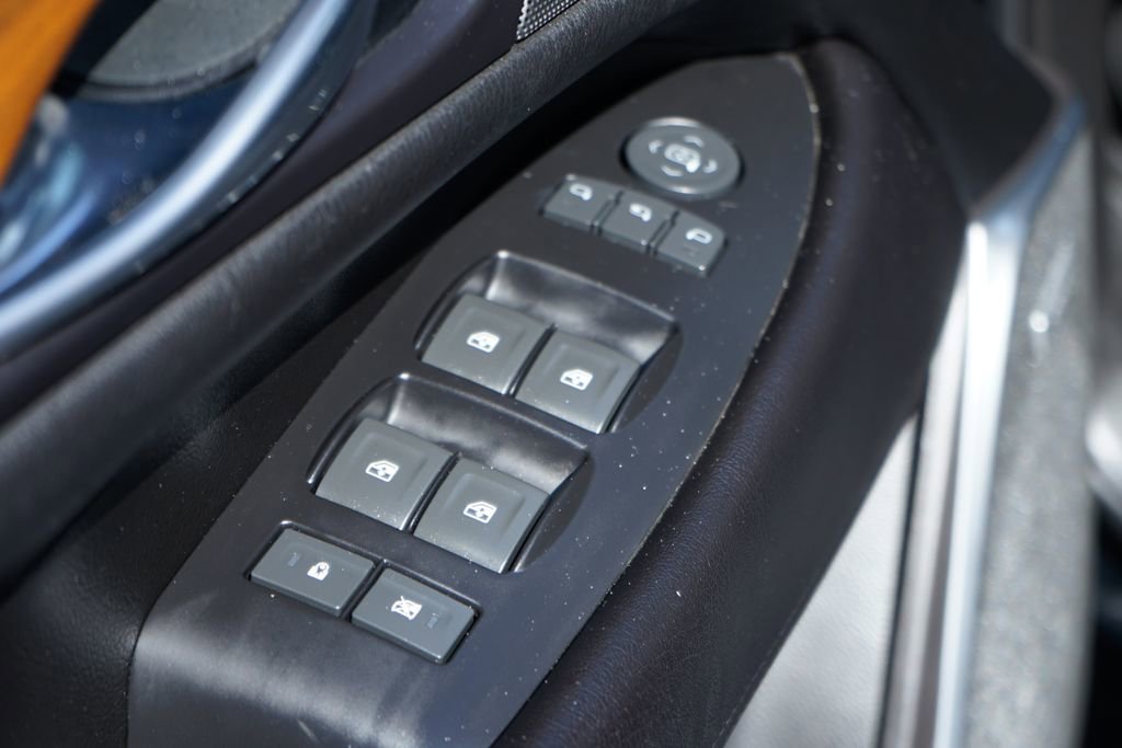 Used 2018 Cadillac Escalade ESV Premium Luxury image 19