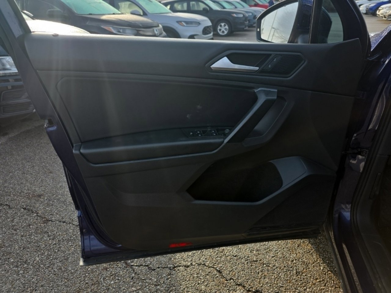 Used 2021 Volkswagen Tiguan SE image 22