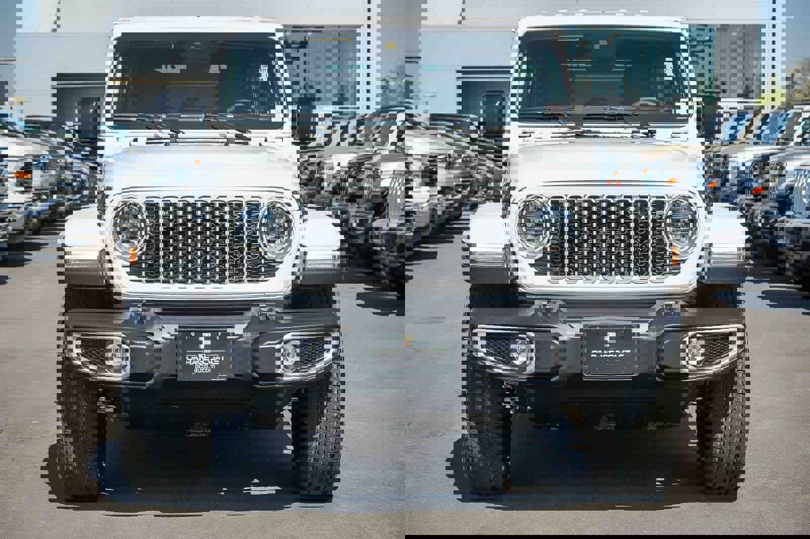 Used 2025 Jeep Wrangler Sahara image 2