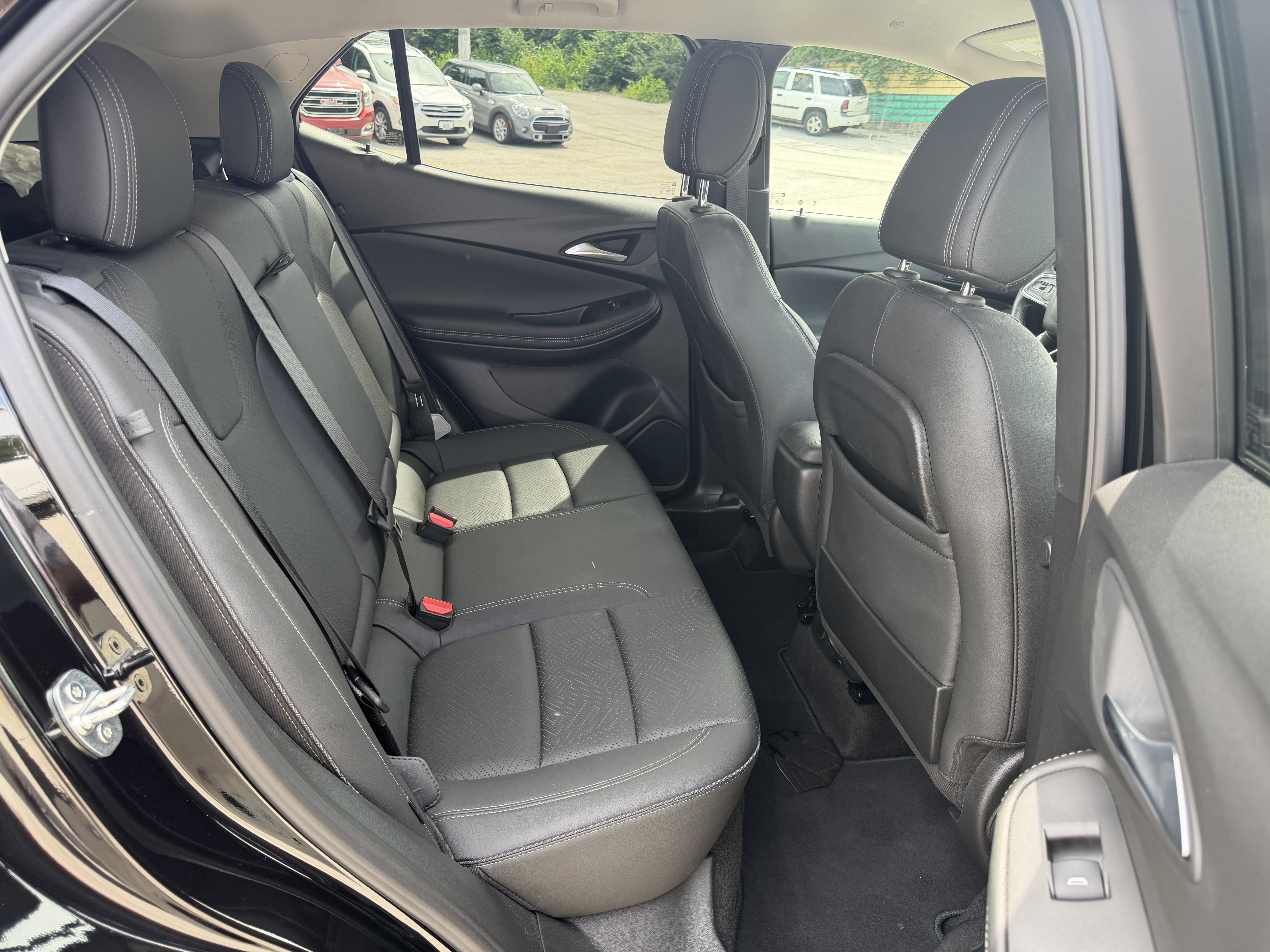 Used 2020 Buick Encore GX Essence FWD image 10