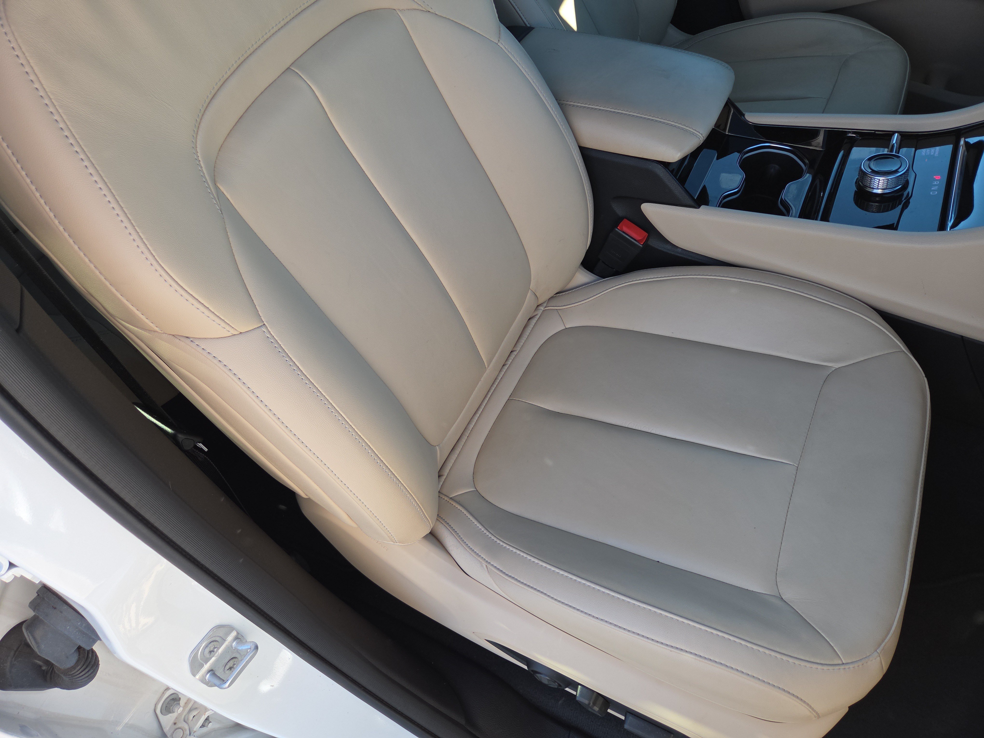 Used 2023 Jeep Grand Cherokee Limited AWD/4WD image 17