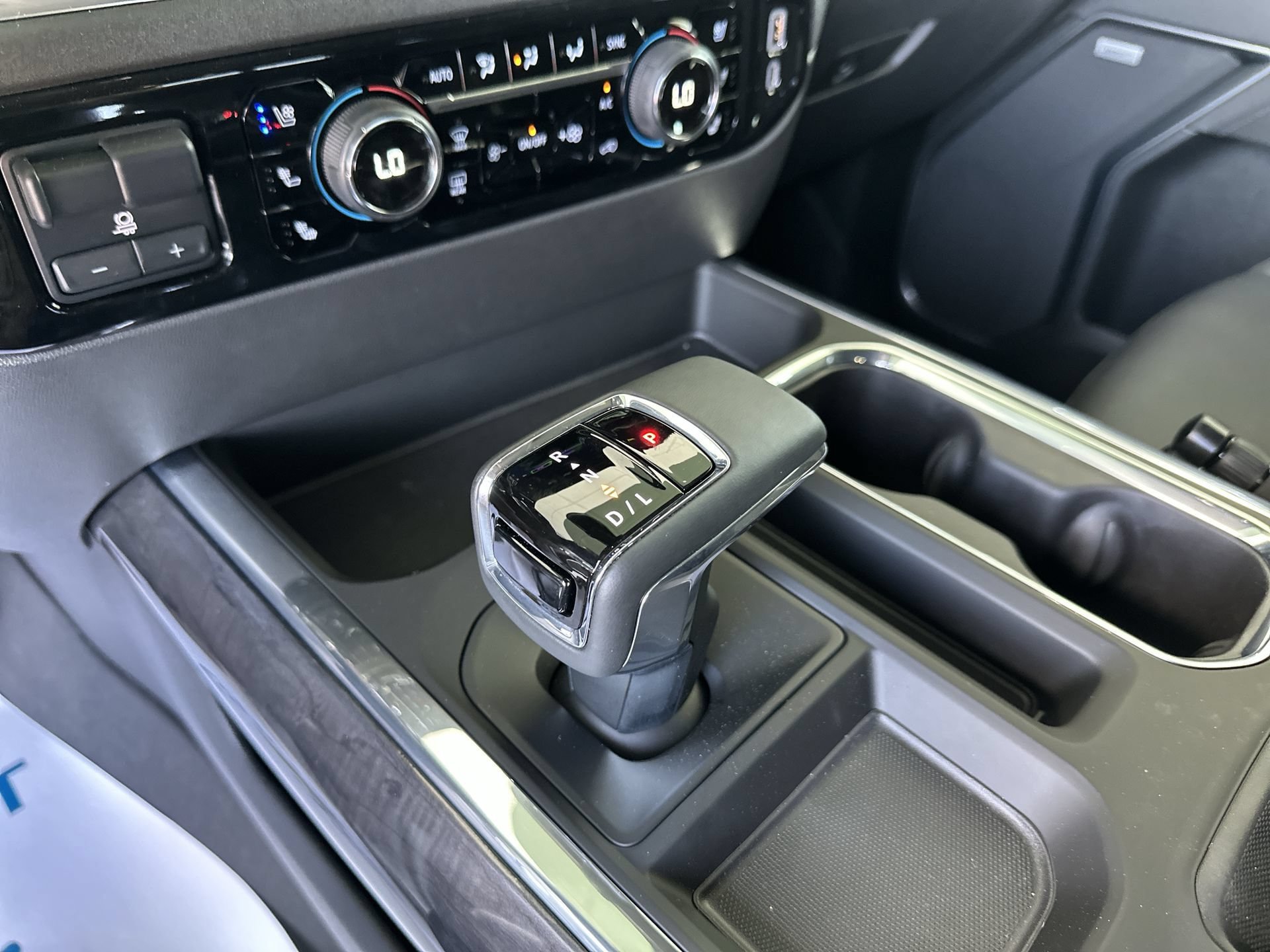Used 2025 Chevrolet Silverado 1500 LTZ w/ LTZ Premium Package AWD/4WD image 16