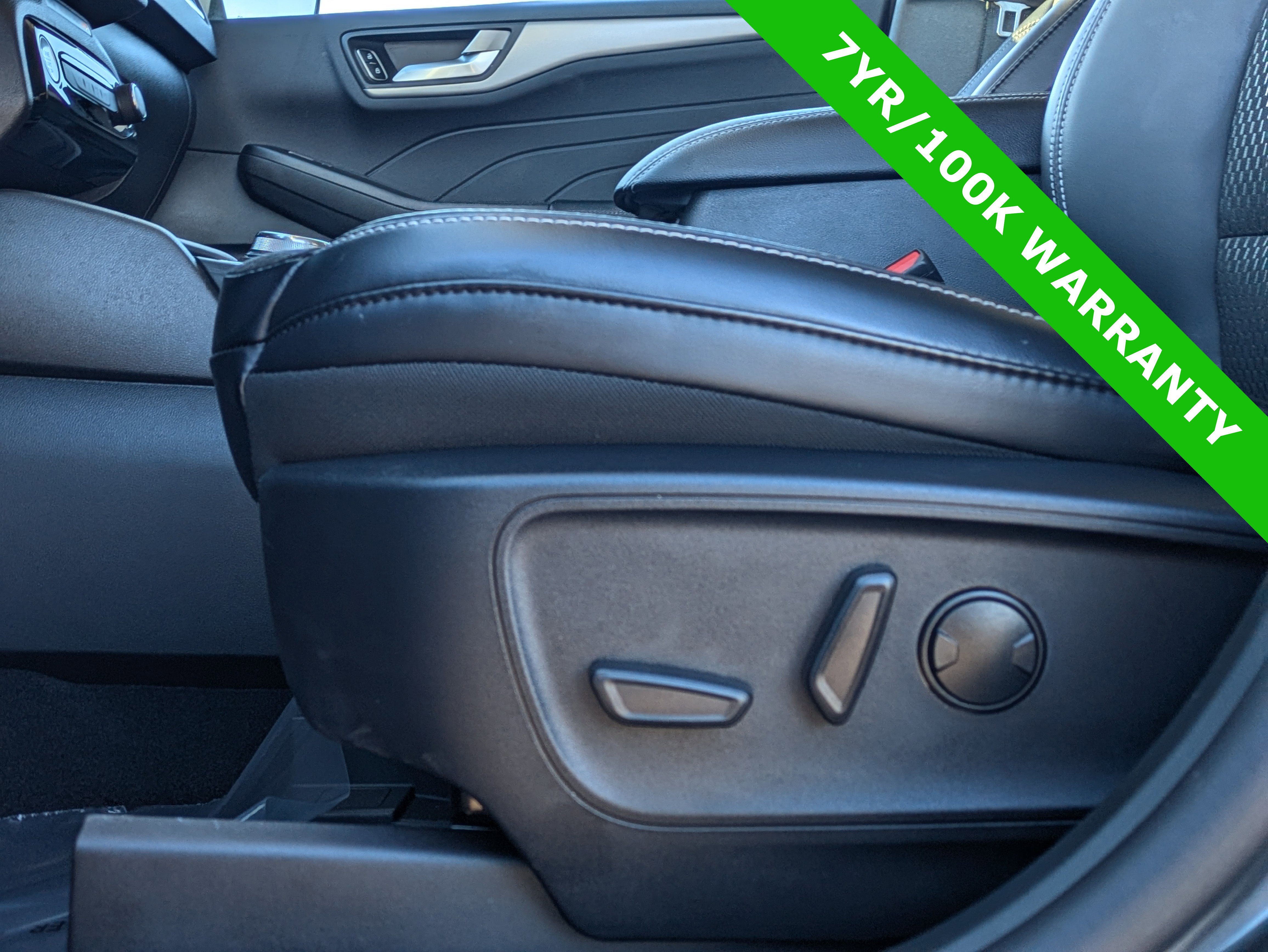 Certified 2025 Ford Escape PHEV image 23