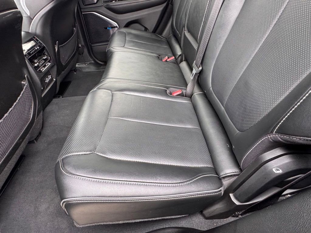 Used 2023 Jeep Grand Cherokee Overland w/ Luxury Tech Group IV image 30