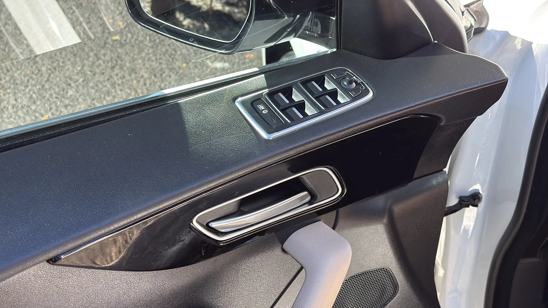 Used 2020 Jaguar F-PACE Premium AWD/4WD image 19