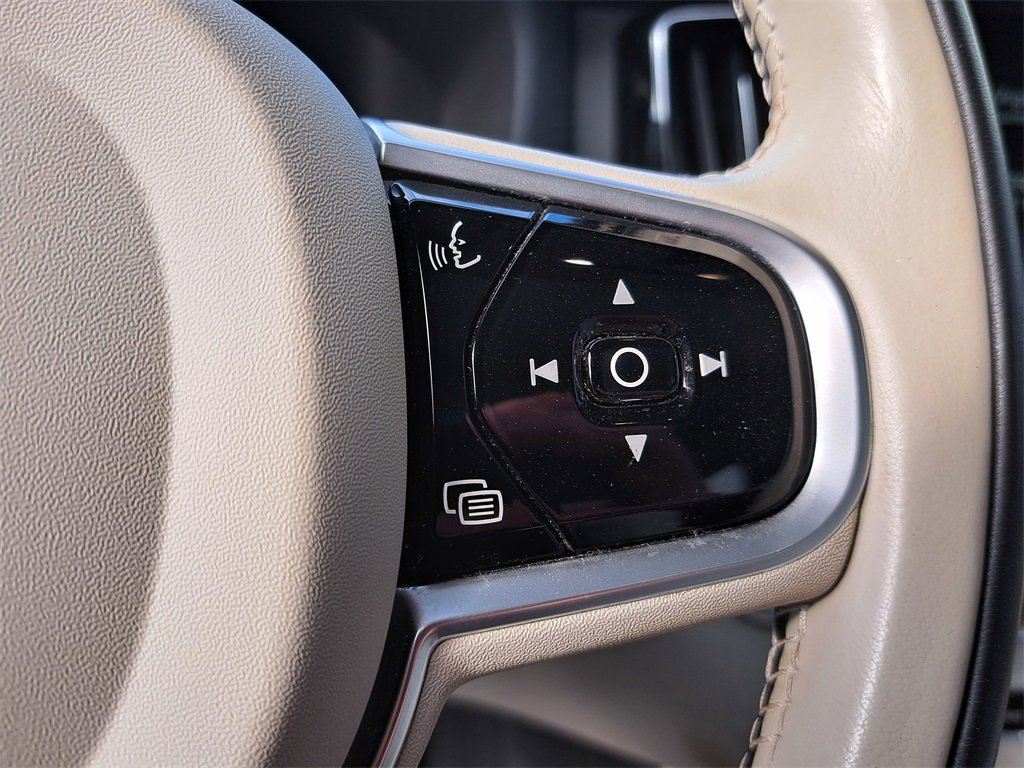 Used 2020 Volvo XC60 T5 Inscription w/ Protection Package image 8