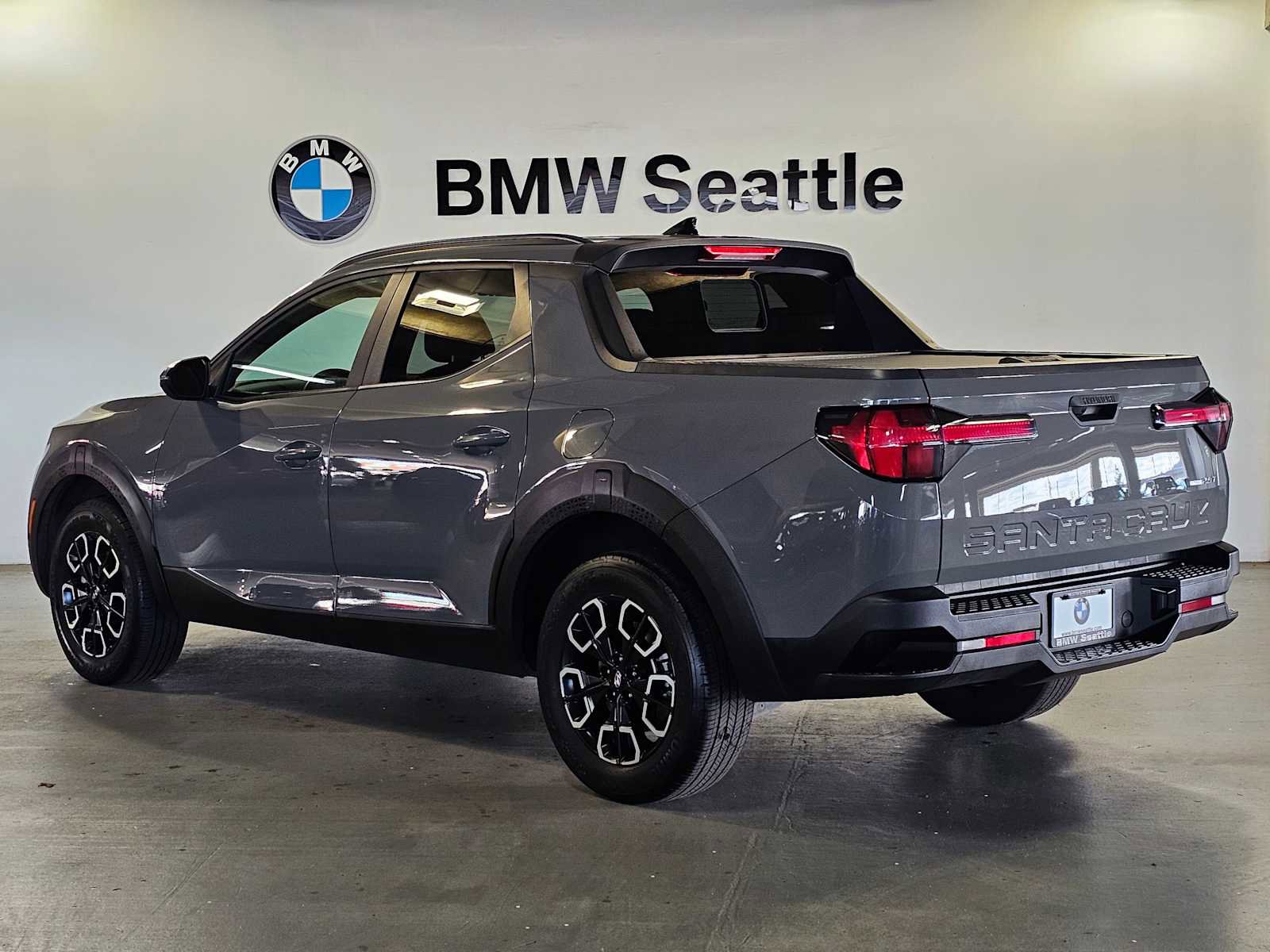 Used 2022 Hyundai Santa Cruz SEL Premium image 4