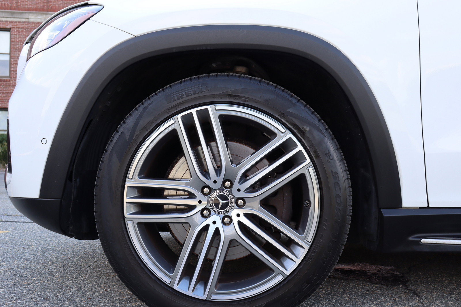 Used 2024 Mercedes-Benz GLS 450 4MATIC image 19