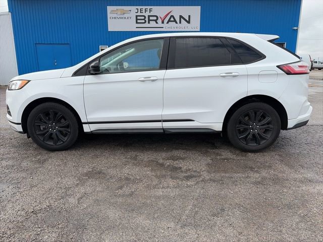 Used 2022 Ford Edge SE w/ Black Appearance Package