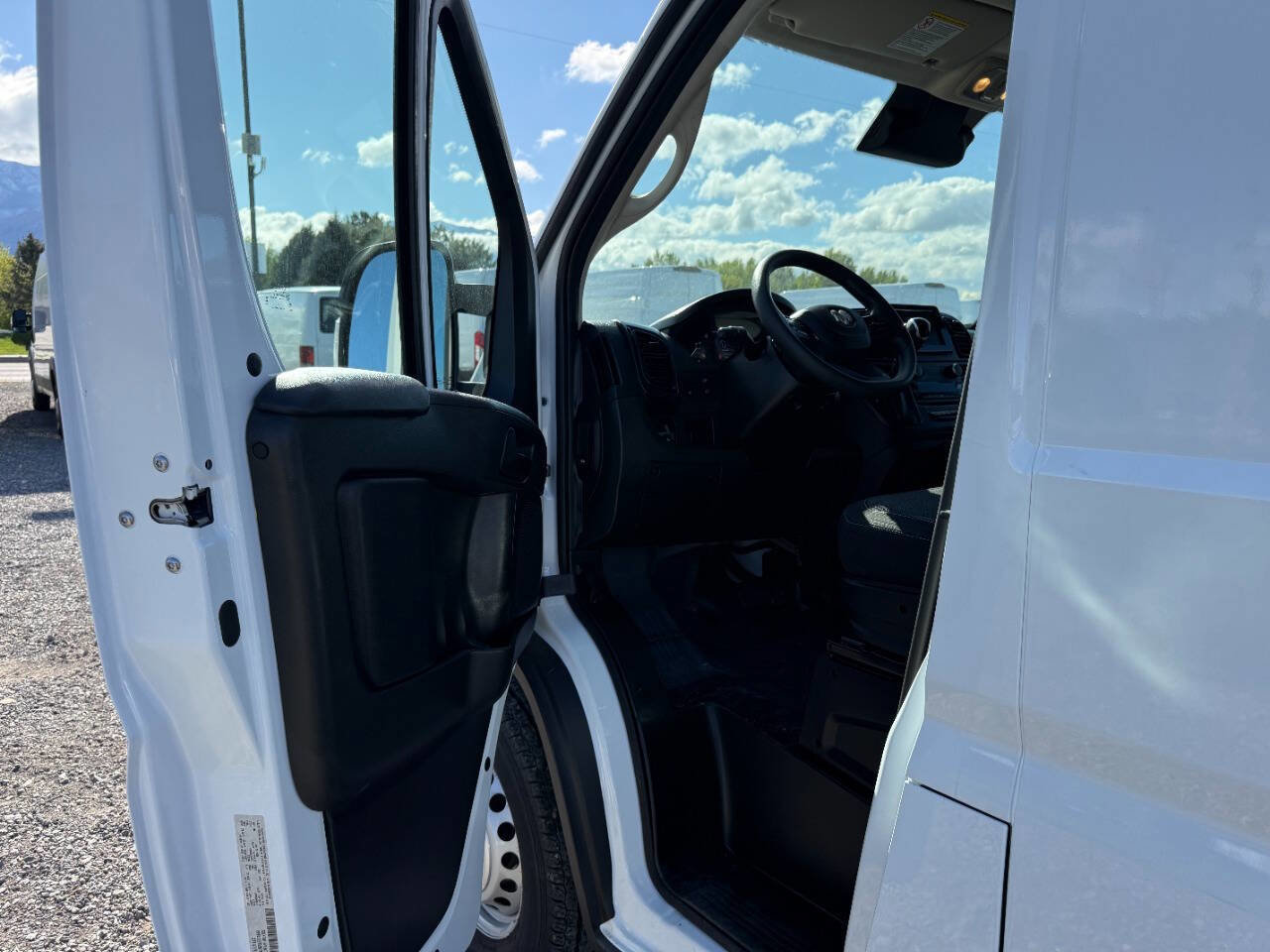 Used 2025 RAM ProMaster 2500 w/ Convenience Group FWD image 14