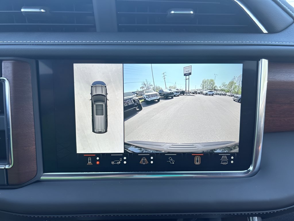 Used 2023 GMC Yukon Denali Ultimate AWD/4WD image 22