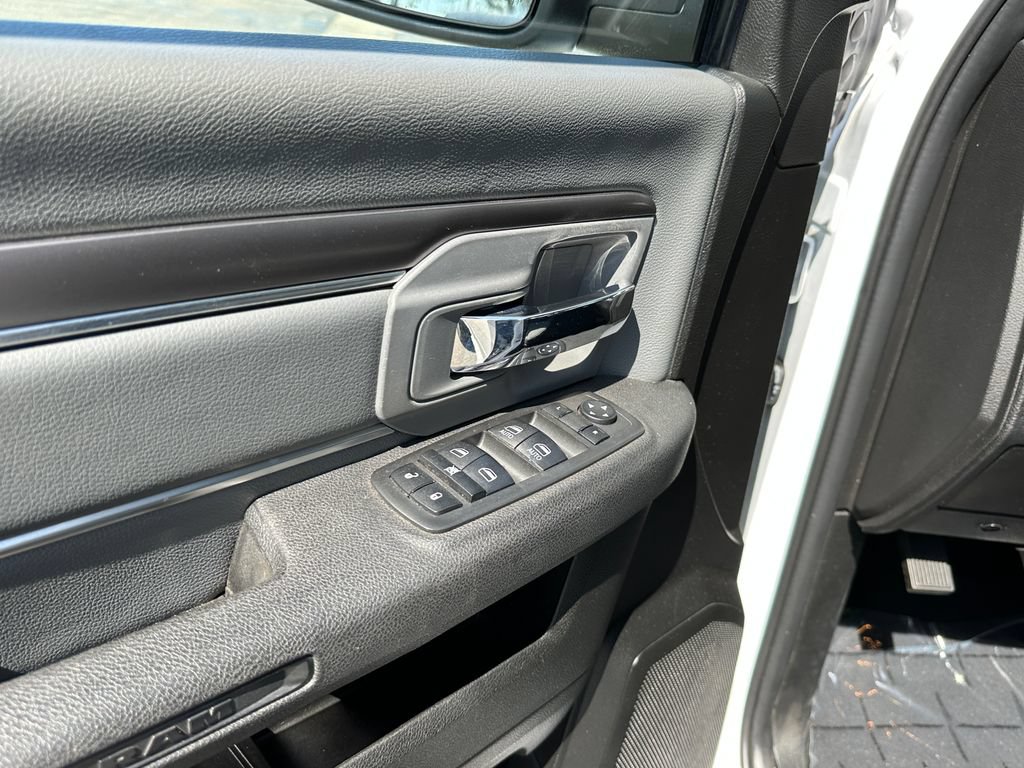 Used 2021 RAM 1500 Classic SLT RWD image 23