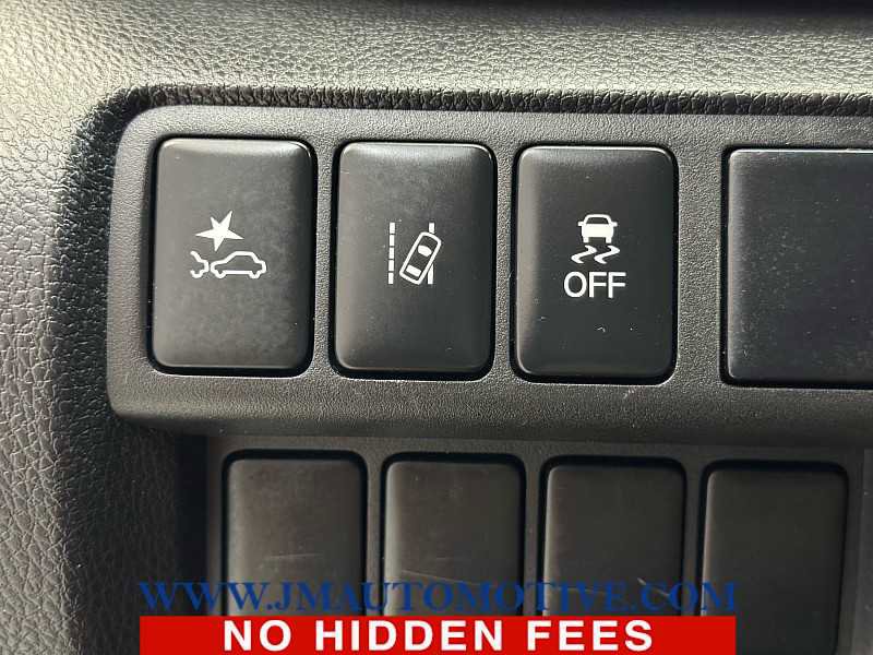 Used 2022 Mitsubishi Eclipse Cross SE image 29