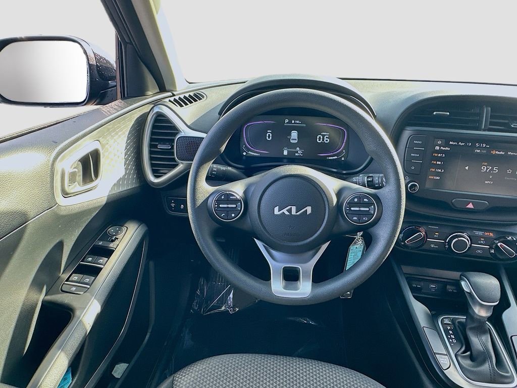 Certified 2025 Kia Soul LX w/ LX Technology Package image 20