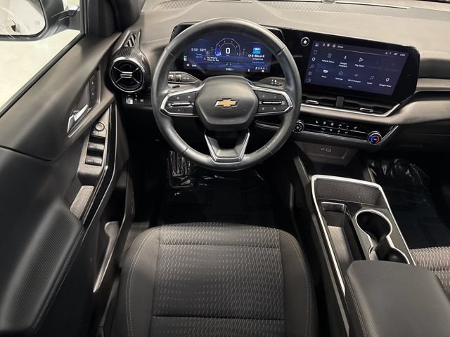 Used 2025 Chevrolet Equinox LT FWD image 4