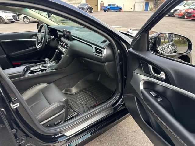 Used 2025 Genesis G70 2.5T image 13