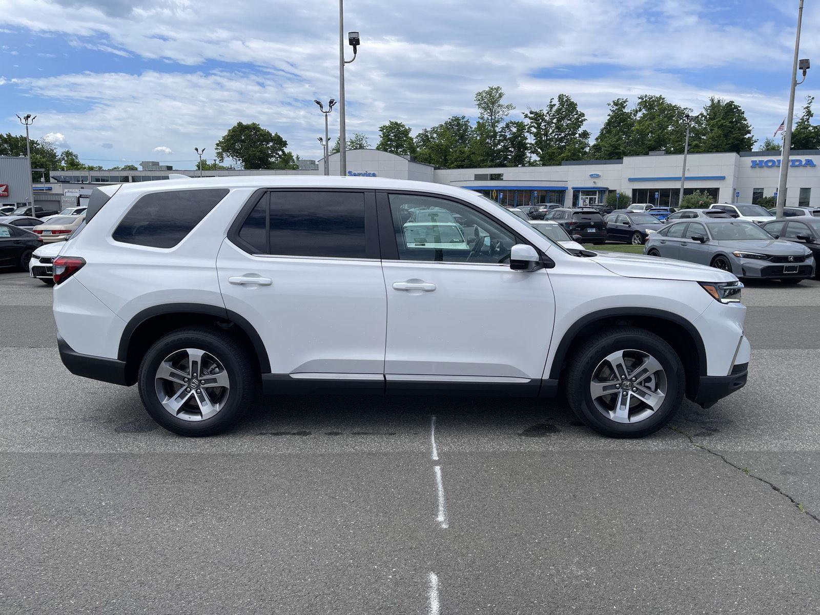 Used 2025 Honda Pilot EX-L image 23