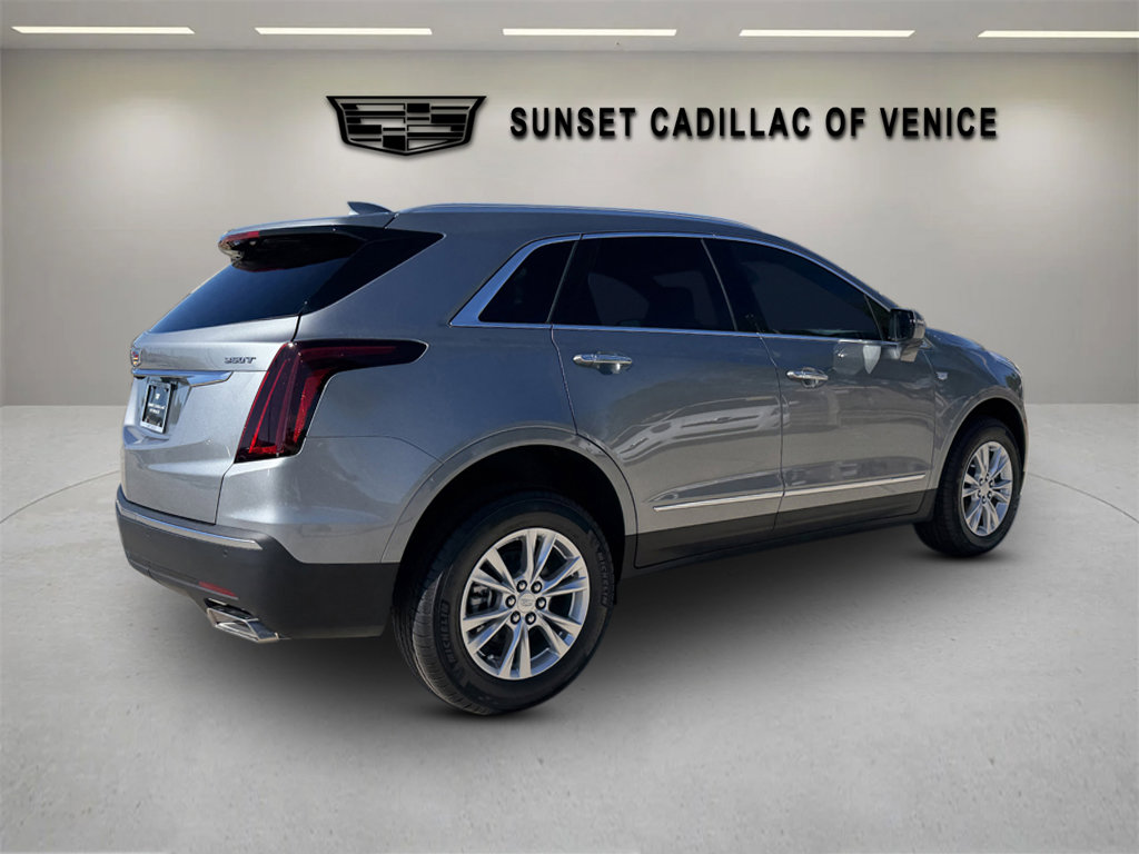 New 2026 Cadillac XT5 Luxury image 3