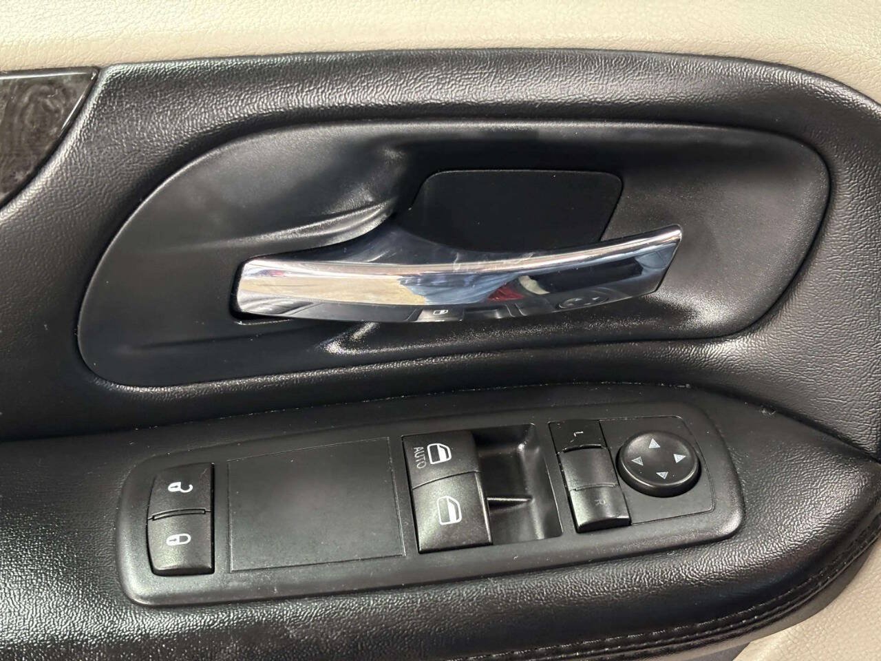 Used 2016 Dodge Grand Caravan SE w/ Quick Order Package 29E SE FWD image 24