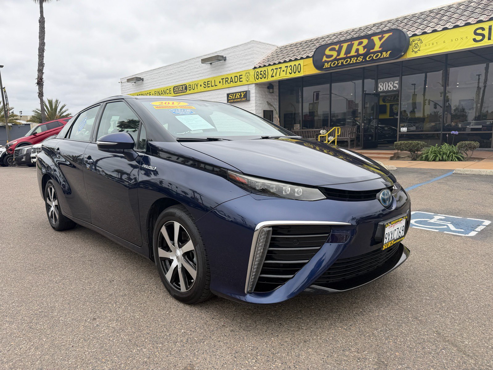 Used 2017 Toyota Mirai FWD image 1