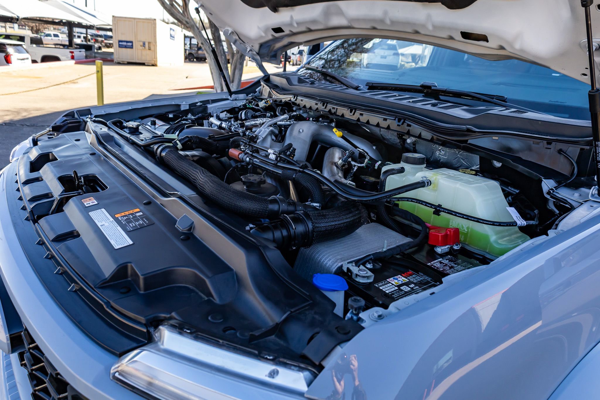 Used 2025 Ford F450 Platinum w/ FX4 Off-Road Package image 38