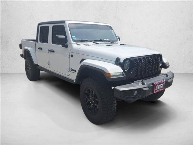 Used 2022 Jeep Gladiator Sport AWD/4WD image 3