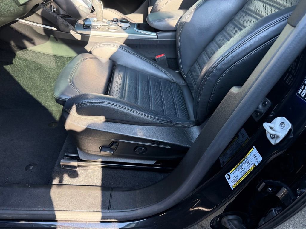 Used 2023 Alfa Romeo Stelvio Veloce image 11