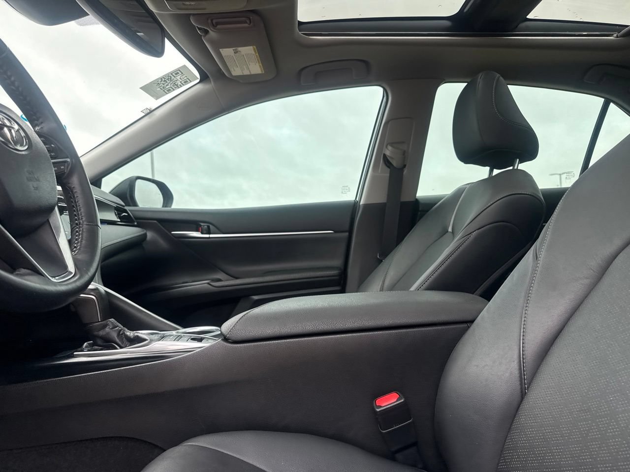 Used 2020 Toyota Camry XSE FWD image 41