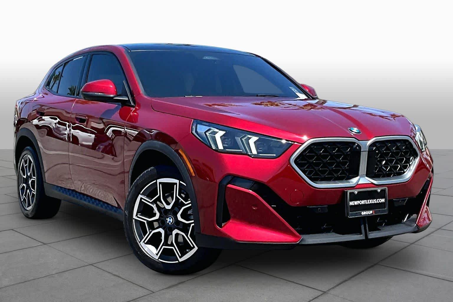 Used 2025 BMW X2 xDrive28i w/ Premium Package AWD/4WD image 2
