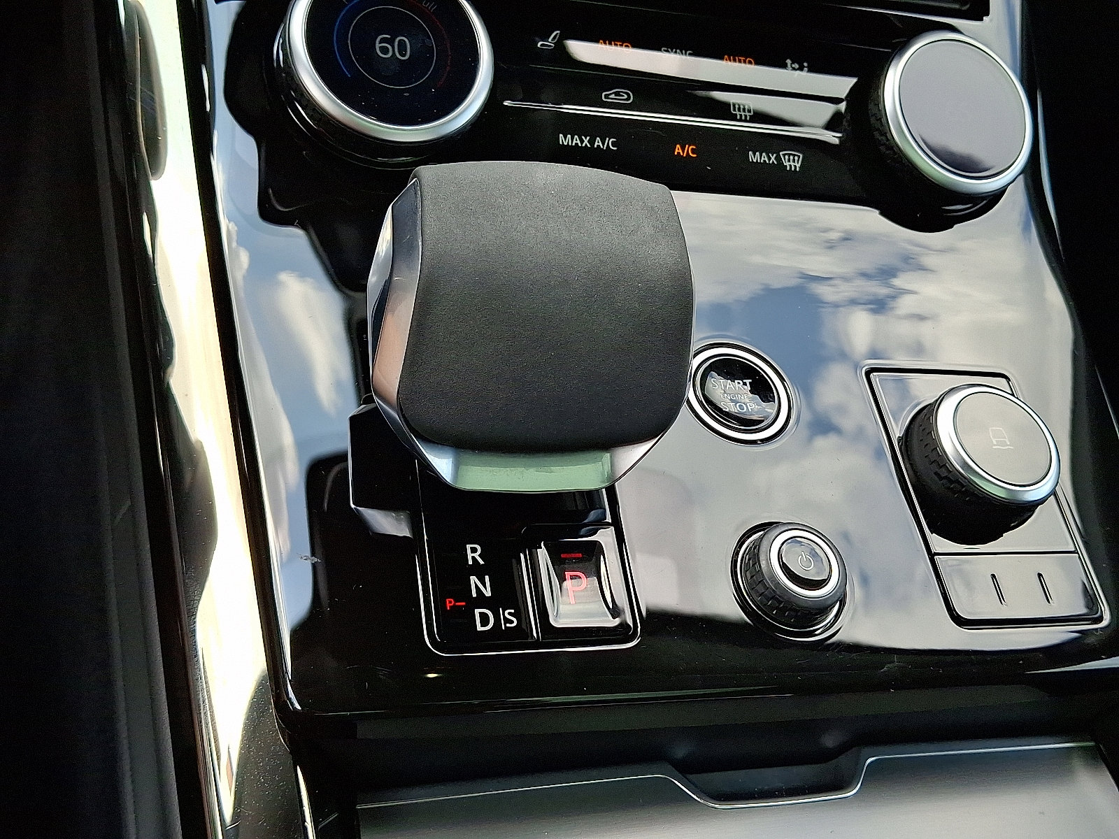 Certified 2023 Land Rover Range Rover Sport SE image 15