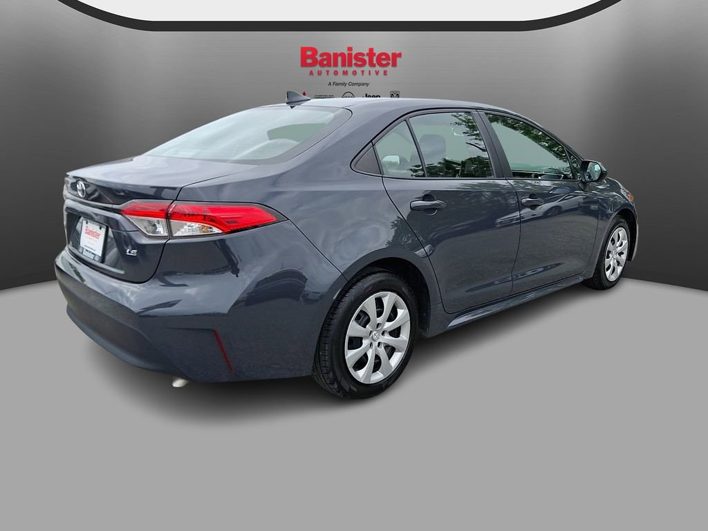 Used 2024 Toyota Corolla LE FWD image 4