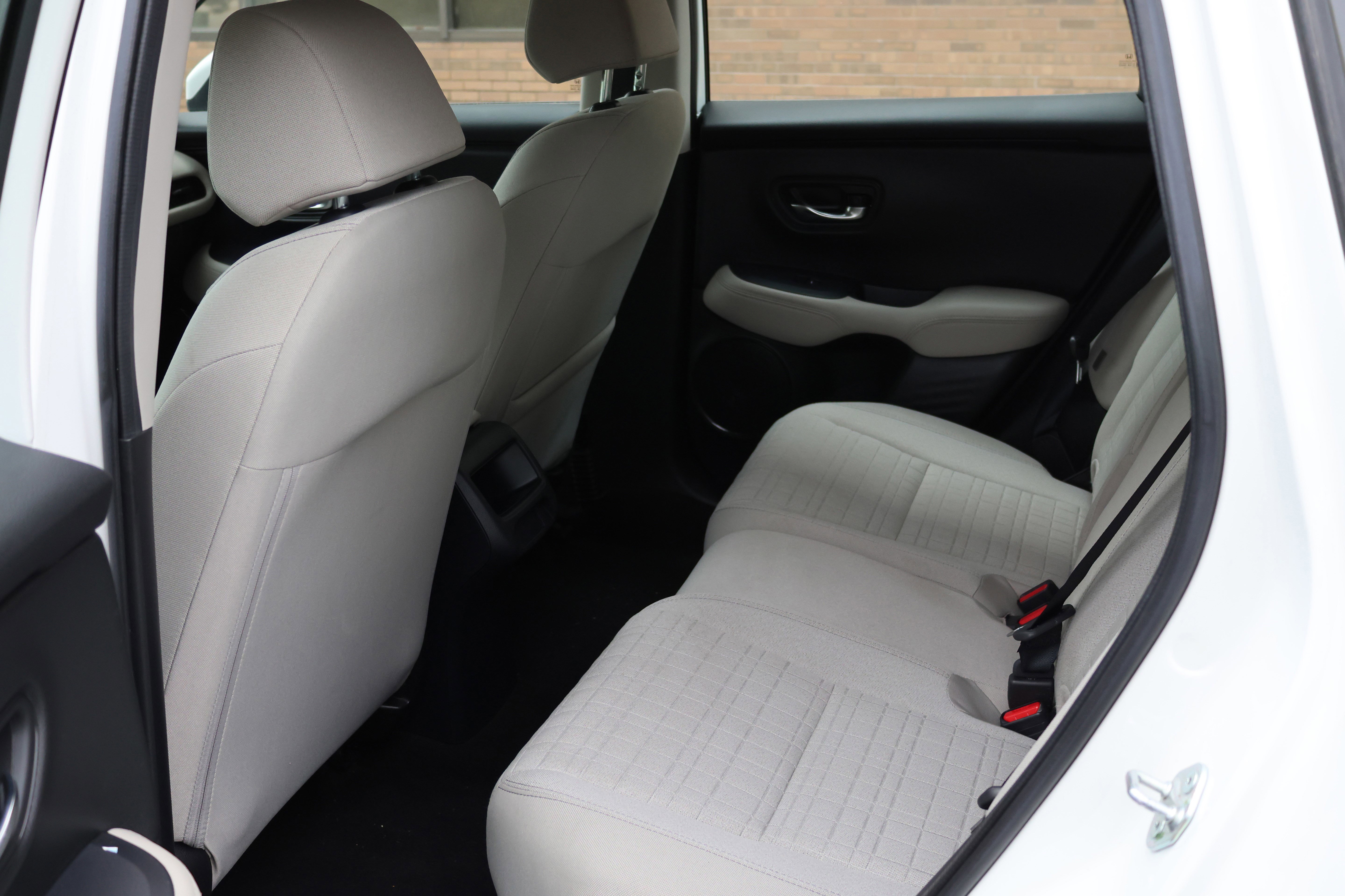Used 2023 Honda HR-V LX image 15