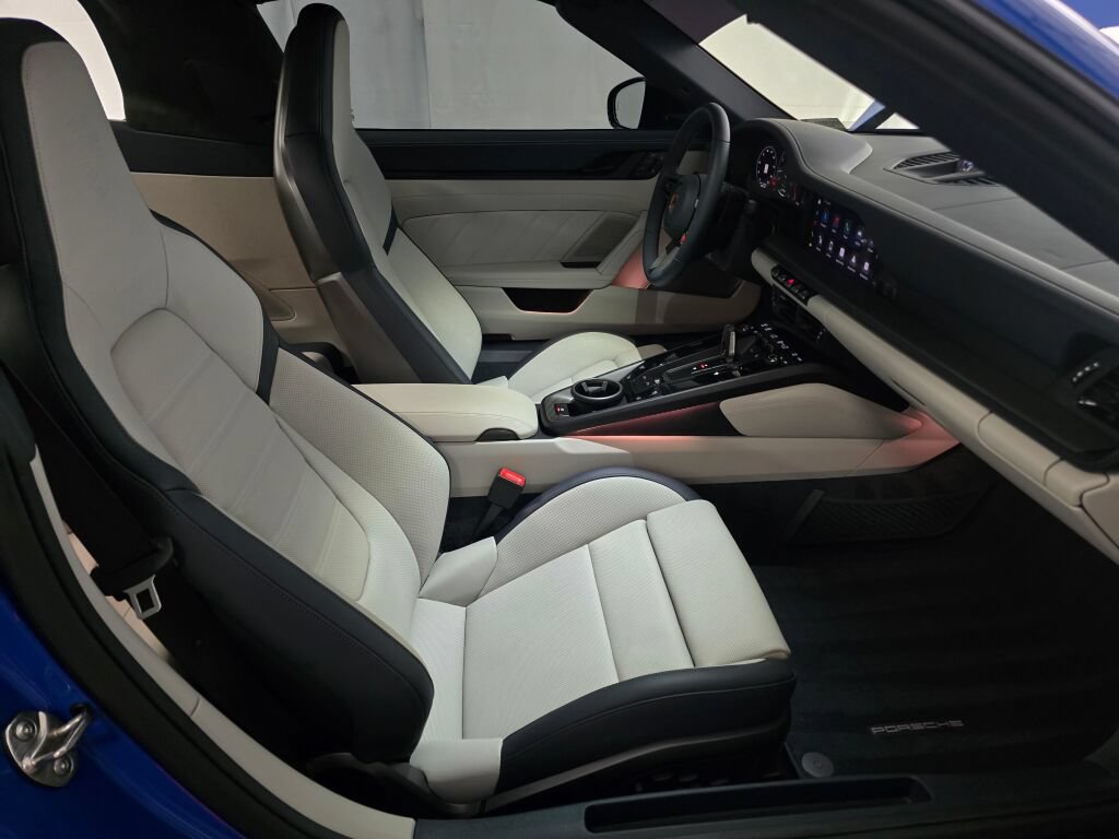 Certified 2026 Porsche 911 Targa 4 GTS AWD/4WD image 23