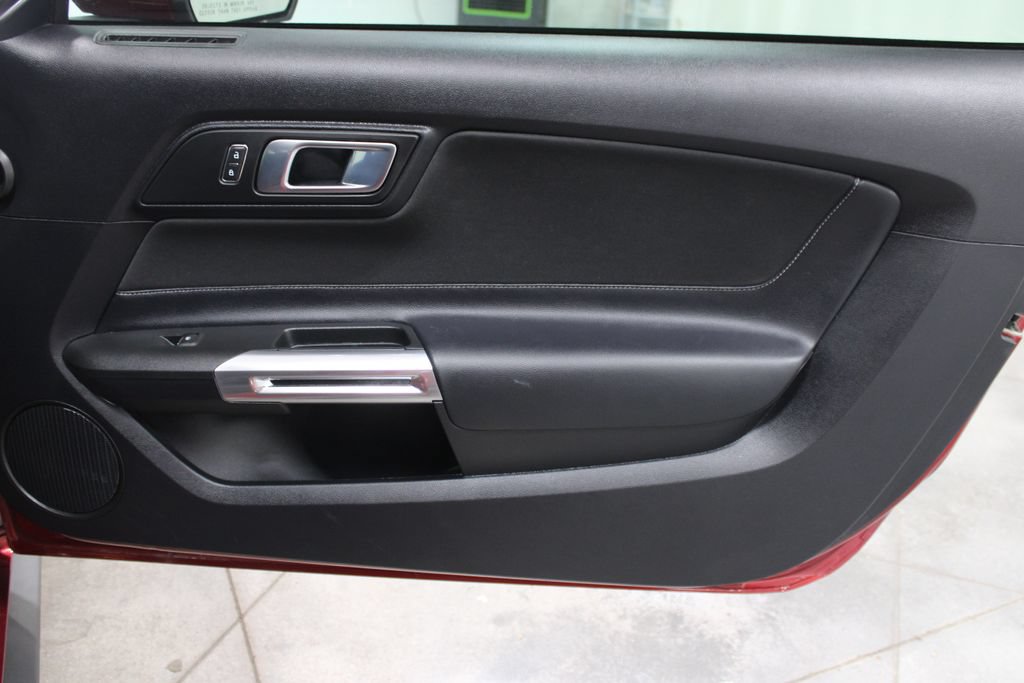 Used 2018 Ford Mustang Coupe RWD image 29